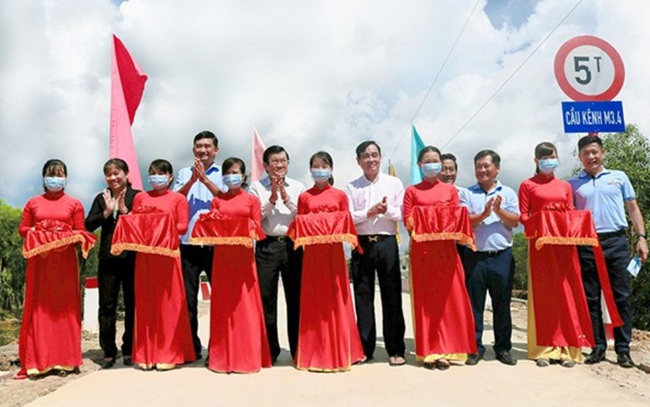 Vietbank tài trợ 5 tỷ đồng xây 6 cầu ở xã biên giới tỉnh Long An